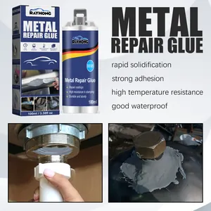Detail von Rayhong Metall-Reparaturkleber auf undichten Rohren und Industrietanks.