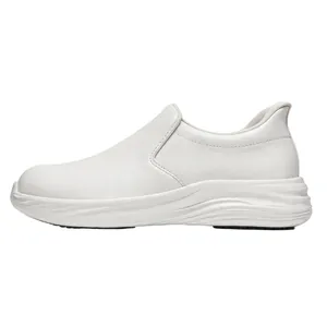 Vista lateral de zapatos de trabajo blancos antideslizantes para cocina y taller