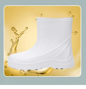 Seitenprofildetail der weißen leichten wasserdichten EVA-Regenstiefel für die Küche.