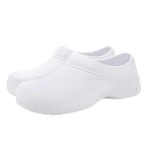 Professionelle weiße rutschfeste wasserdichte Kochschuhe für Gastronomiepersonal.