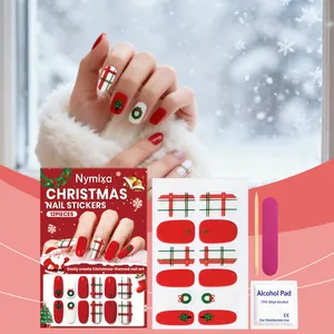 Detailansicht eines weihnachtlichen Soft-Gel-Nagelsticker-Sets mit nützlichem Werkzeug