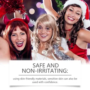 Details der sicheren und hautfreundlichen Weihnachts-Gesichtstattoos am Modell