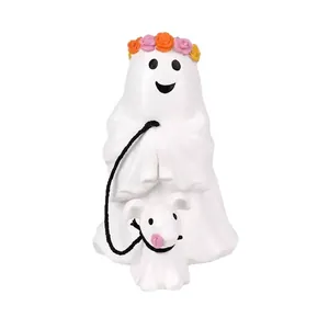 Figura decorativa de fantasma de Halloween paseando perro fantasma con corona