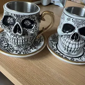 Κούπα Κρανίο Halloween Δημιουργική Ρητίνη Εσωτερικό από Ανοξείδωτο Ατσάλι Κούπα Καφέ Βίντατζ Γοτθικό Ανθικό Σχέδιο Χρυσή Λαβή Διακόσμηση Πάρτι Δώρο