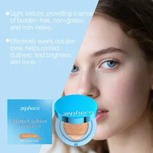 Fondotinta cushion opaco Zephoco per una texture leggera e un tono di pelle uniforme.