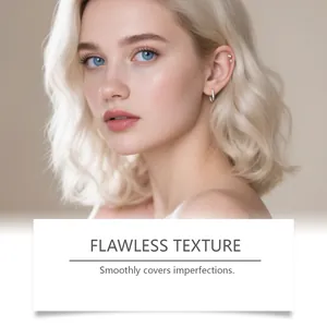 Modelo con textura de piel impecable usando leche base iluminadora correctora marfil