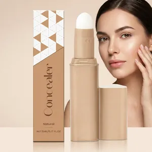 Detail eines seidigen flüssigen Concealer-Sticks in natürlichem Farbton für Teint.