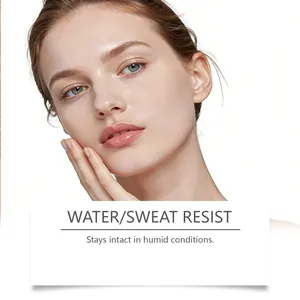 Primer plano de base de maquillaje marfil ligera resistente al agua y al sudor intenso.