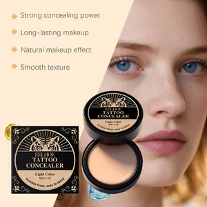 Dettaglio del correttore per tatuaggi EELHOE con consistenza cremosa e finish naturale