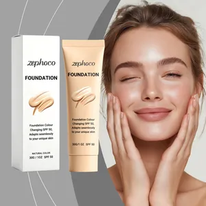 Detailopname van Zephoco kleurveranderende foundation tube en doos met stralende huid