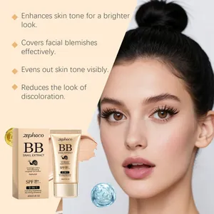 Detail der zephoco BB-Creme mit Lichtschutzfaktor 50 und glattem Hautbild am Modell
