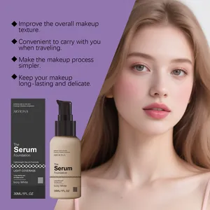 Nahaufnahme der ARVIONA Serum Foundation Ivory White und des Models mit glattem Finish.