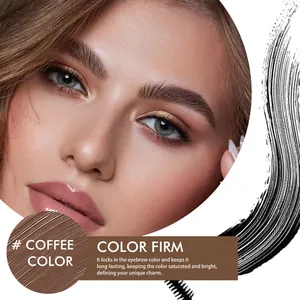 Nahaufnahme der Textur der braunen Augenbrauencreme mit Make-up-Effekt.