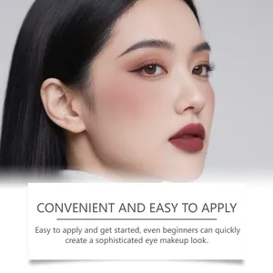 Vue détaillée de l'effet ombre à paupières caramel naturel sur un maquillage de mannequin asiatique