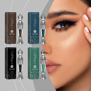 Gedetailleerde weergave van de vloeibare eyeliner set van Eelhoe met blauw lijneffect.