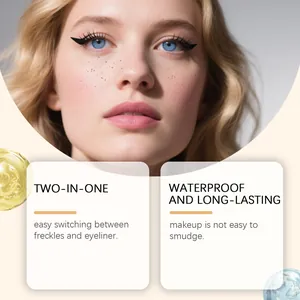 Modelo con delineador y pecas creados con el lápiz de maquillaje 2 en 1 resistente.