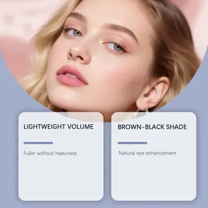 Nahaufnahme des braun-schwarzen Mascara-Effekts für natürliches, leichtes Volumen