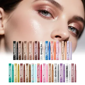 Collezione completa di ombretti in stick a lunga tenuta in vari colori scintillanti