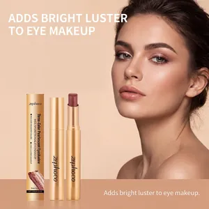 Detailansicht des perlmuttfarbenen Lidschattenstifts in Rose Pink mit Schimmer-Look