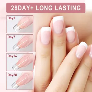 Detalle de extensión de uñas French tip con durabilidad de 28 días para un uso duradero