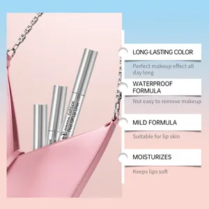 Detail des silbernen EelHope Peel-off-Lippenliners in einer pinken Tasche mit Merkmalen