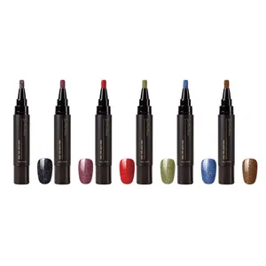 Lot de six stylos vernis à ongles gel une étape pailletés sur fond blanc