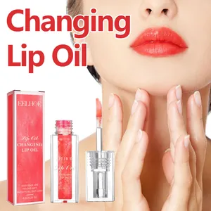 Detaillierte Ansicht des EELHOE Lippenöls mit glänzendem Finish auf den Lippen des Models