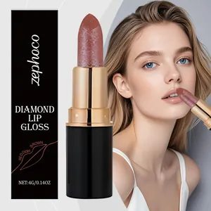 Lip gloss glitterato diamante Zephoco marrone rossastro con modella per un finish lucido