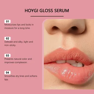 Detailansicht glänzender Lippen zur Demonstration des hydratisierenden HOYGI Gloss Serums.