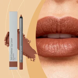 Detailaufnahme eines bräunlichen wasserfesten Lippenkonturenstifts mit mattem Finish
