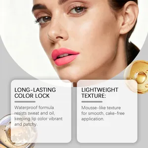 Detail van een langhoudende matte lipglazuur met waterdichte lichte moussetextuur