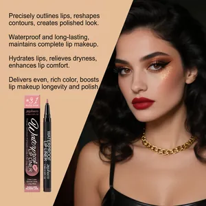 Langanhaltender wasserfester flüssiger Lippenkonturenstift in Nude Pink mit Model-Look
