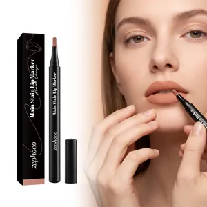Detailansicht zum Auftragen des nude-orangen Lipmarkers für ein mattes Finish