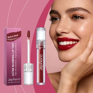 Dettaglio macro di Zephoco Retro Red Lip Tint che mostra texture lucida e confezione elegante