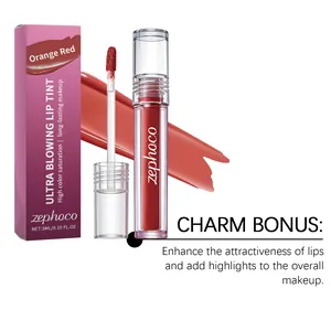 Dettaglio professionale del rossetto liquido Zephoco Orange Red con texture cremosa.