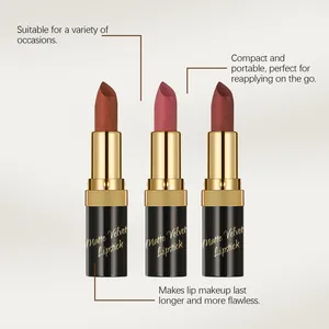 Vue détaillée de trois teintes de rouge à lèvres mat velours avec formule longue durée