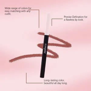 Nahaufnahme des matten Lippenkonturenstifts mit orange-braunem Farbmuster auf Rosa