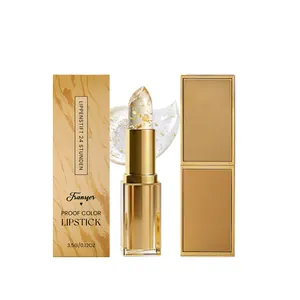 Lápiz labial hidratante con pan de oro, escamas doradas y efecto de cambio de color