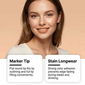 Detail eines matten Lippenkonturenstifts in Nude-Orange für langen Halt.