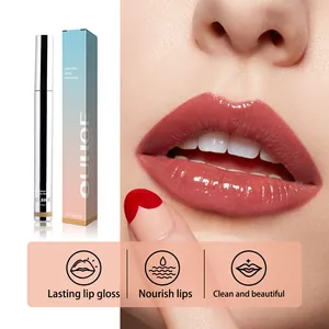 Details zur Anwendung des Peel-off-Lippenliners mit Produktverpackung auf den Lippen