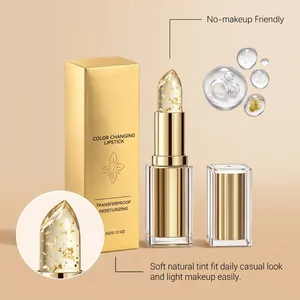Detailansicht des feuchtigkeitsspendenden Goldfolien-Lippenstifts mit Verpackung und Textur