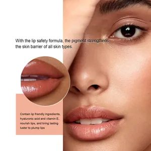 Detailansicht des Peel-off-Lippenliners mit Hyaluronsäure und Vitamin E