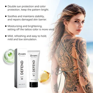 Λεπτομερής προβολή του Zyvarn Tattoo Sunscreen SPF 30 με υφή και επαγγελματική χρήση.