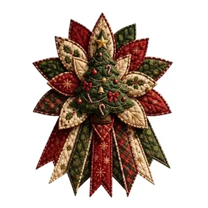 Gesteppter Weihnachts-Türbehang mit Weihnachtsstern-Kranz und Patchwork-Baum-Design