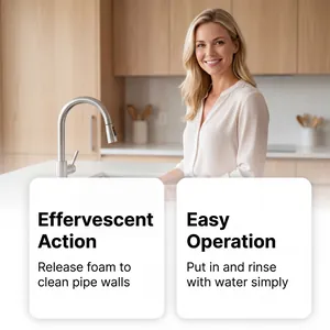 Détail des tablettes de nettoyage cuisine montrant l'action effervescente et l'utilisation