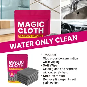 Vista dettagliata di Magic Cloth che mostra confezione e trama in microfibra.