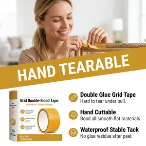 Detailansicht des handreißbaren Gitter-Doppelklebebands auf einem goldenen Bilderrahmen
