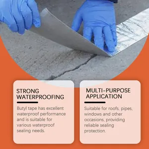 Detail van waterdichte butyl aluminiumfolie tape aangebracht op een scheur in beton.