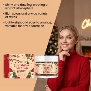 Modelo con gel de purpurina navideña para rostro y cuerpo con empaque de producto