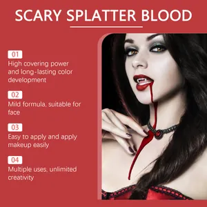 Primo piano dettagliato che mostra effetti realistici di finto sangue di Halloween su un vampiro